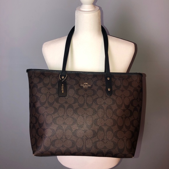 Coach Handbags - COACH Handbag/Shoulder Tote